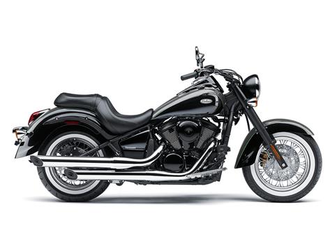 2017 Kawasaki Vulcan® 900 Classic in Seaside, California