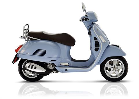2017 Vespa GTS 300 ABS in Seaside, California